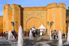Kultur-Reise Königsstädte Marokkos. Rabat, Hauptstadt Marokkos, Eingangstor in die Medina (Altstadt). Foto: Günther Härter.